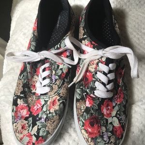 Floral printed sneakers! Excellent condition